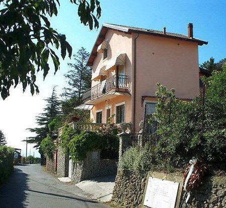La Tana Del Tasso Ventimiglia Exterior foto