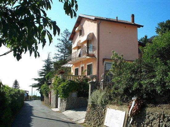 La Tana Del Tasso Ventimiglia Exterior foto
