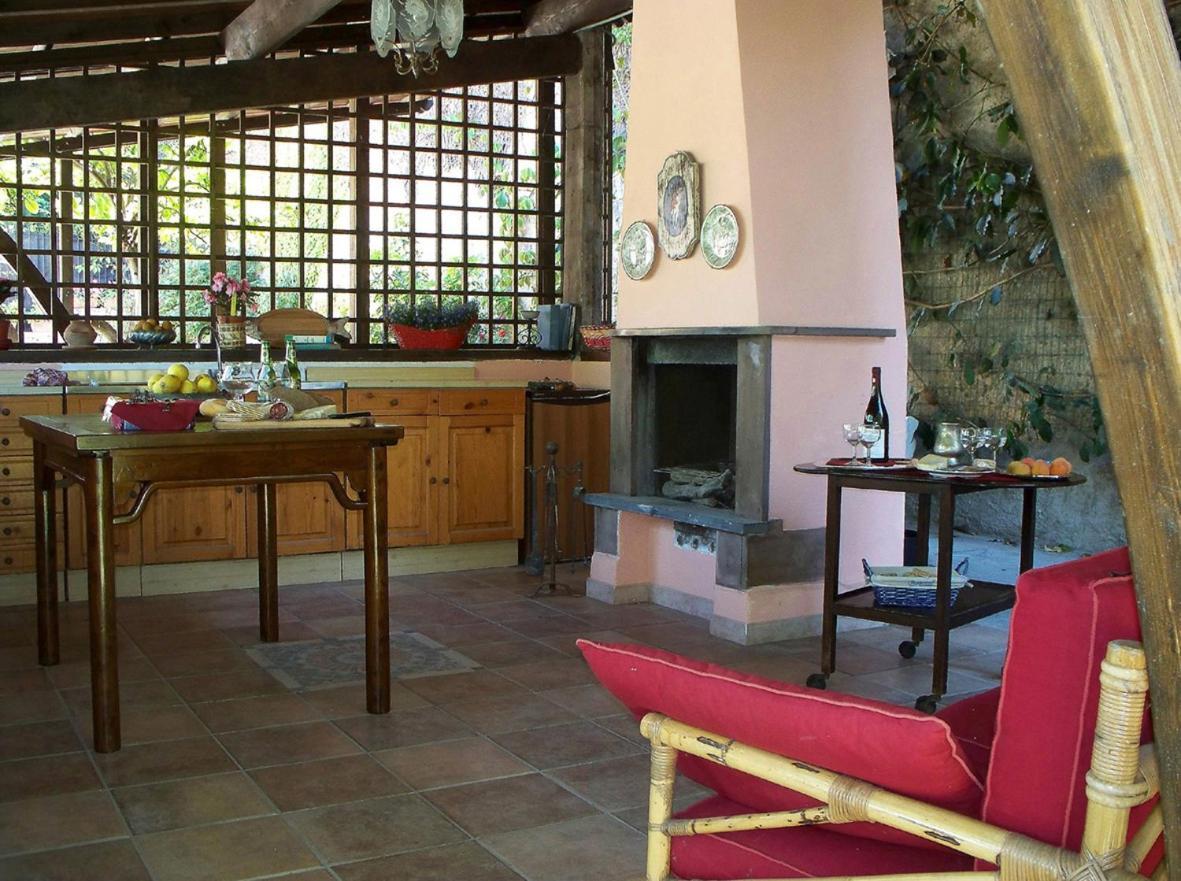 La Tana Del Tasso Ventimiglia Exterior foto