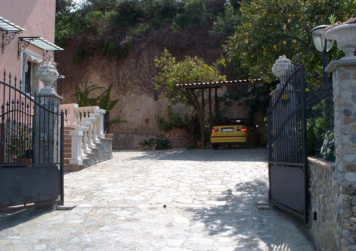 La Tana Del Tasso Ventimiglia Exterior foto